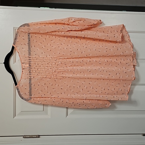 Torrid Sheer Blouse Peach size 0 - Picture 3 of 3